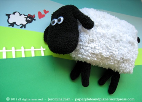 خياطه  خروف رائع وسهل sheeeeeeeep Car-mitt-sheep-plush
